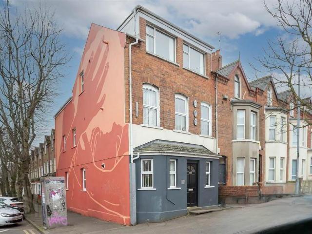 Apartment for rent in Limekilnburn, Green Quarter