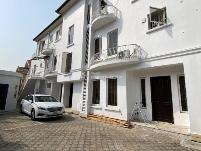 Flat for rent in Eti Osa, Lagos