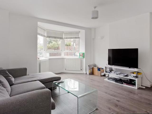 Apartment for rent in London Borough of Hounslow, Strand