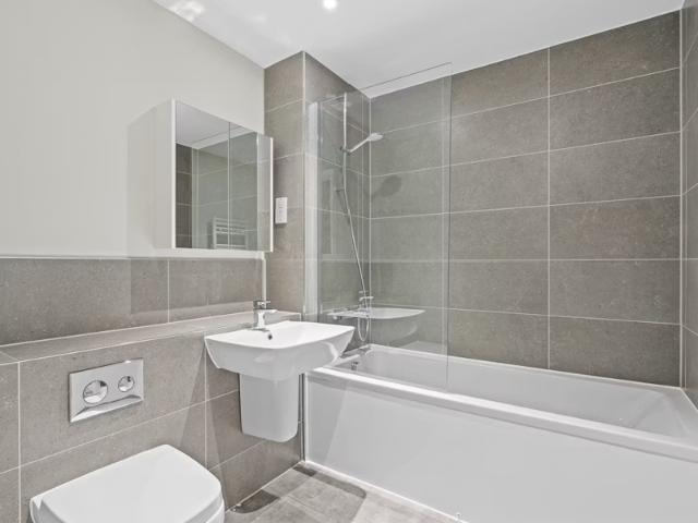 Apartment for rent in Enborne, West Berkshire