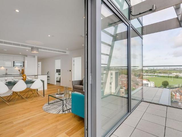 Apartment for rent in London Borough of Hammersmith and Fulham, Greater London