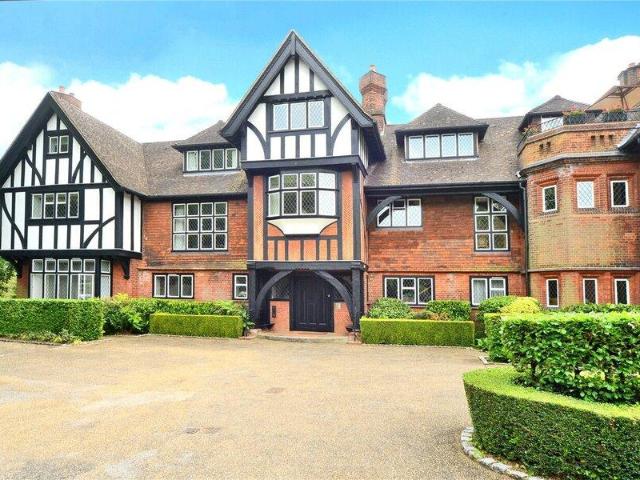 Apartment for sale in Banstead, Reigate and Banstead