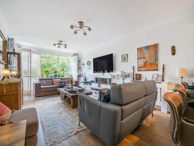 Apartment for sale in Cockfosters, Greater London