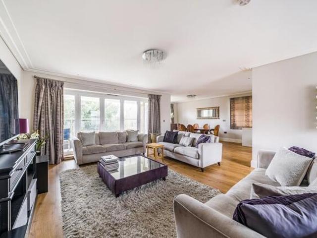 Apartment for sale in Barnet, Church End