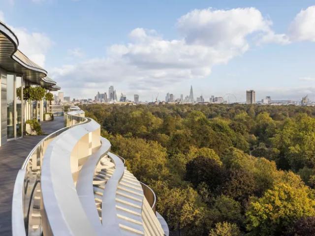Apartment for sale in Bayswater, Greater London