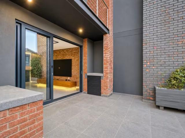 Apartment for sale in Maroeladal, Randburg