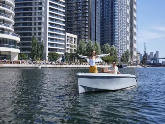 Apartment for sale in Canary Wharf, Greater London
