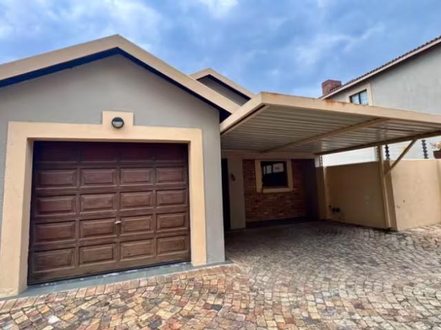 Apartment for sale in Cashan, Rustenburg Local Municipality