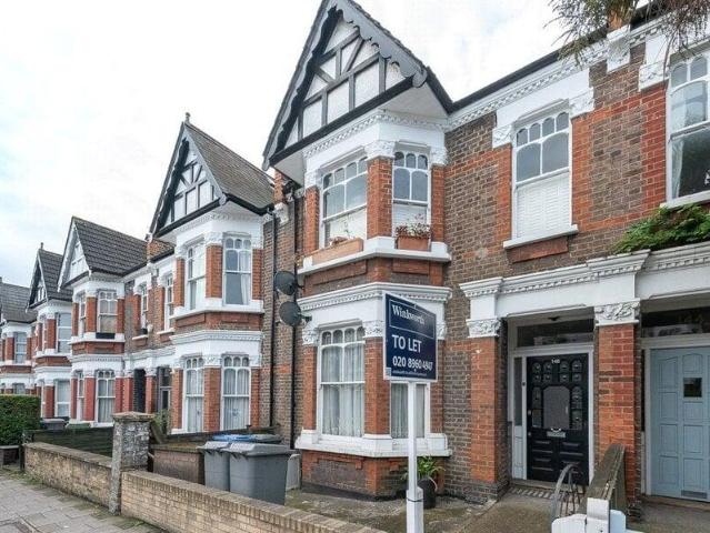 Apartment for sale in Cat Hill, England