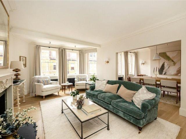 Apartment for sale in Cheyne Court, Greater London