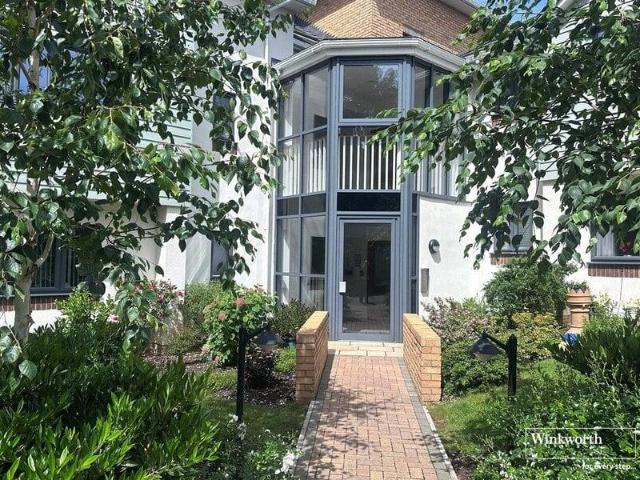 Apartment for sale in Hurn, Bournemouth, Christchurch and Poole