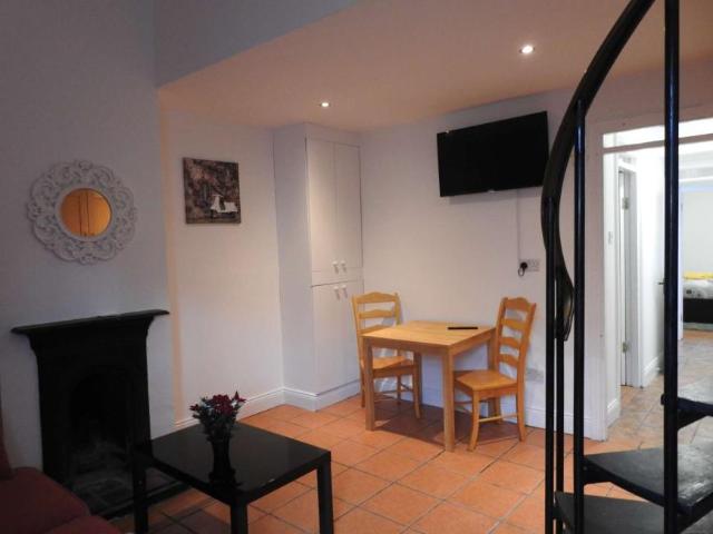 Apartment to rent in Bluebell, North Tipperary
