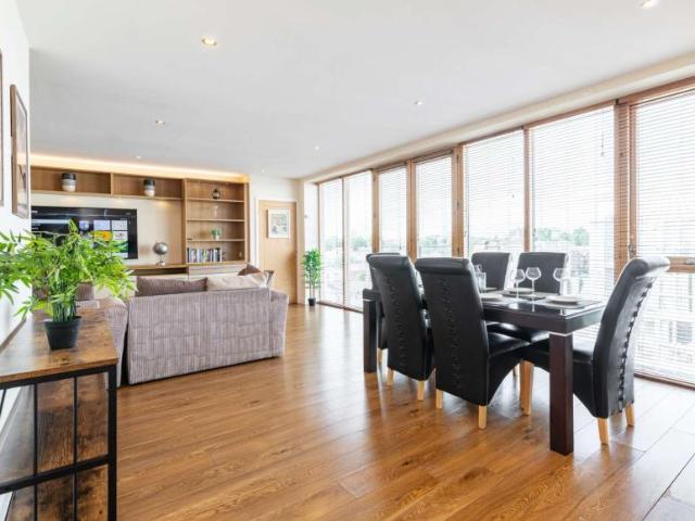 Apartment to rent in Bluebell, North Tipperary