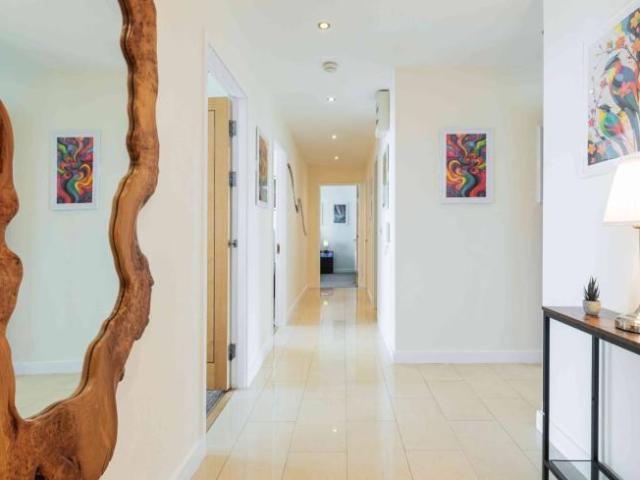Apartment to rent in Bluebell, North Tipperary