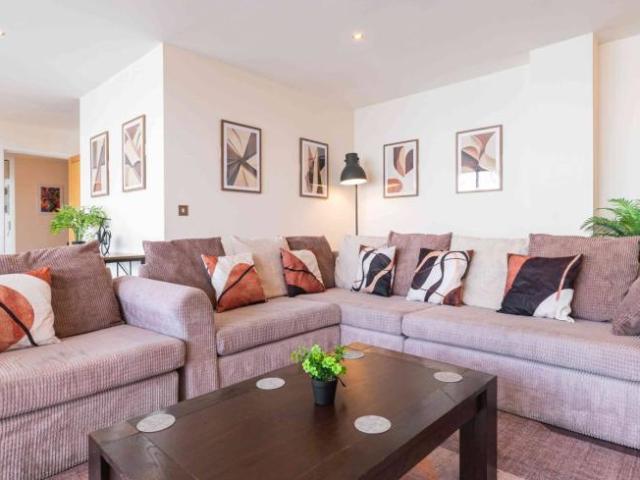 Apartment to rent in Bluebell, North Tipperary