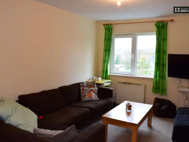 Apartment to rent in Bluebell, North Tipperary