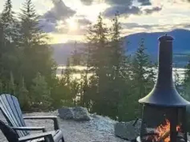 Apartment for rent in Eagle Bay, British Columbia