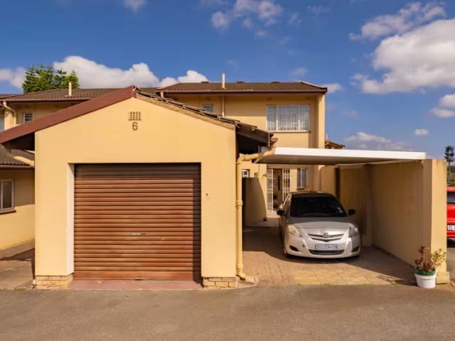 Apartment for sale in Escombe, Queensburgh