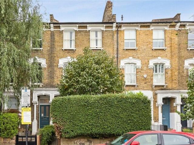 Apartment for sale in Cat Hill, England