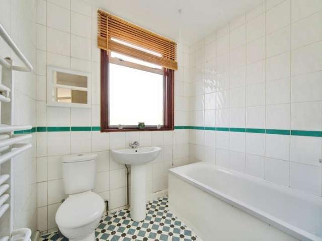 Apartment for sale in Chapel End, Highams Park