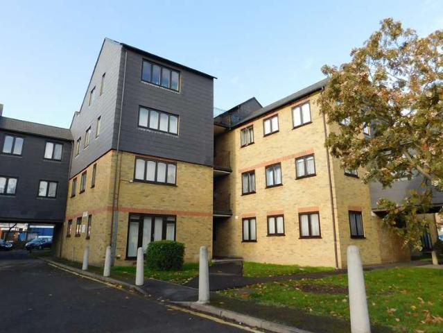 Apartment for sale in London Borough of Ealing, Hanwell