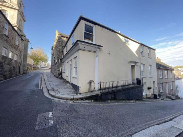 Apartment for sale in Penryn, Cornwall