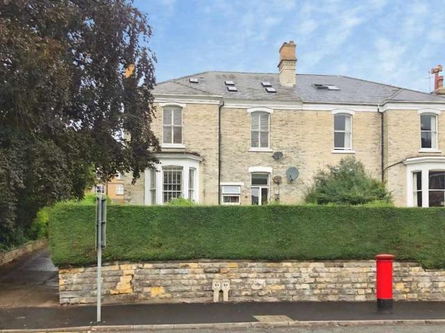 Apartment for sale in South Cliff, Kepwick