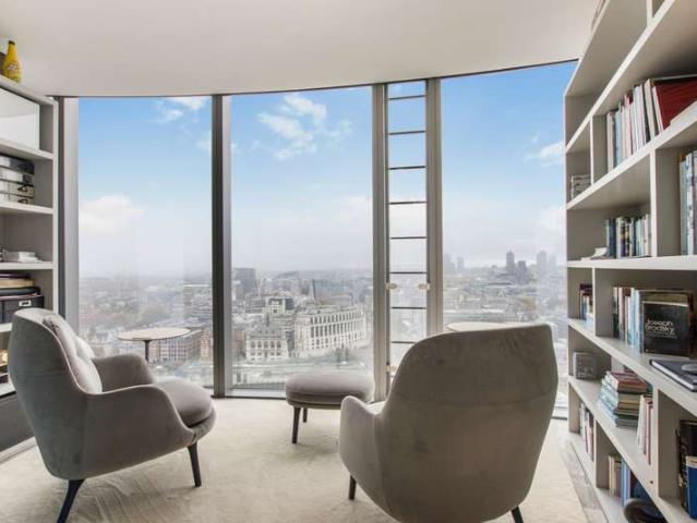 Apartment for sale in Greater London