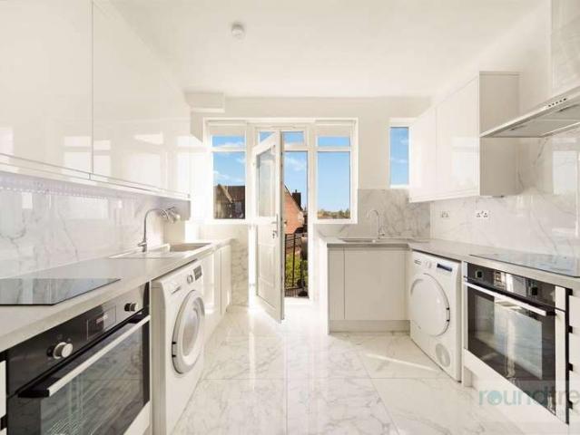Apartment for sale in Golders Green, Greater London