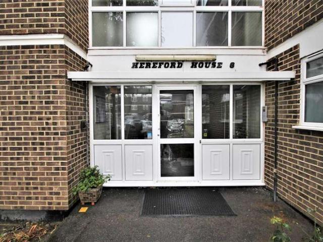 Apartment for sale in Greater London