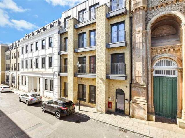 Apartment for sale in East Cliff, Acol