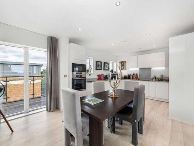 Apartment for sale in London Borough of Croydon, Upper Norwood