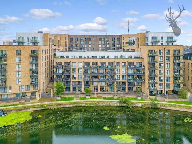 Apartment for sale in Bromley-by-Bow, Greater London