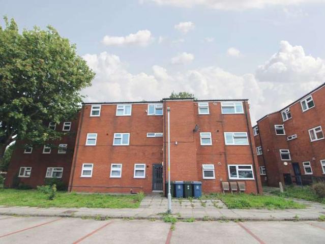 Apartment for sale in Pennylands, Roby Mill