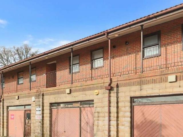 Apartment for sale in Caterham on the Hill, Hillview