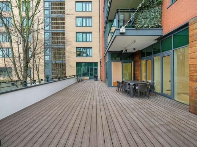 Apartment for sale in St. John's Wood, Greater London