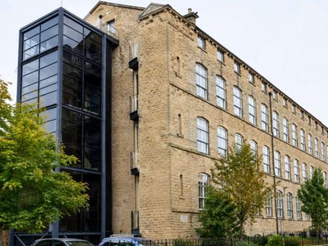Apartment for sale in Drighlington, Adwalton