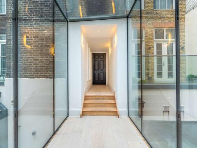 Apartment for sale in Holborn, Greater London