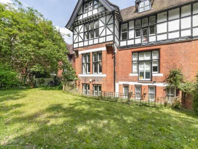 Apartment for sale in London Borough of Bromley, Greater London