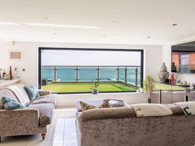 Apartment for sale in Wick, Bournemouth