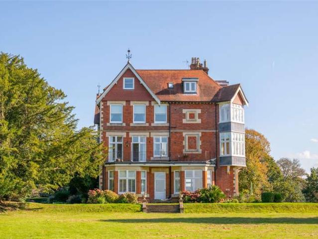 Apartment for sale in Nutfield, Nutfield