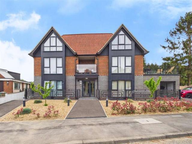 Apartment for sale in London Borough of Croydon, Selsdon