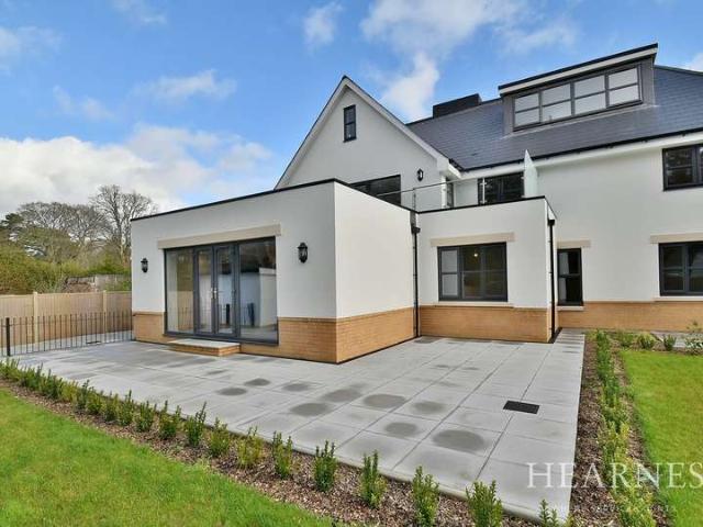 Apartment for sale in Parley Cross, West Parley