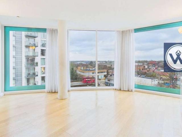 Apartment for sale in Hayes, Greater London