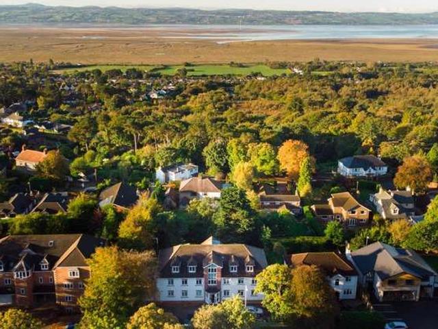 Apartment for sale in Heswall, Wirral