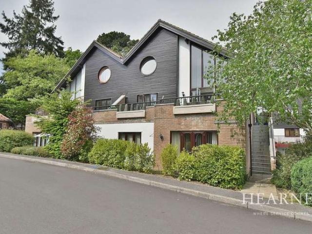 Apartment for sale in Tricketts Cross, Ferndown
