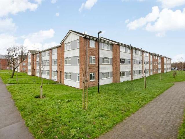 Apartment for sale in Coulsdon, London Borough of Croydon