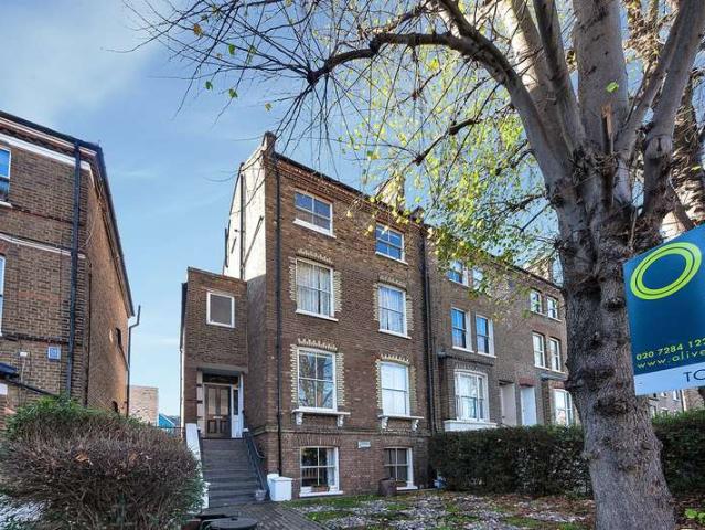 Apartment for sale in Holloway, Greater London