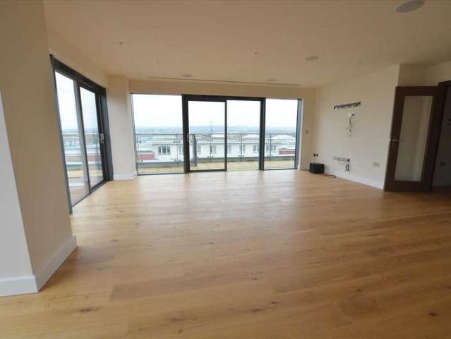 Apartment for sale in Beaufort Park, Greater London