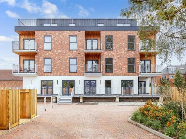 Apartment for sale in Sandown Park, Kent